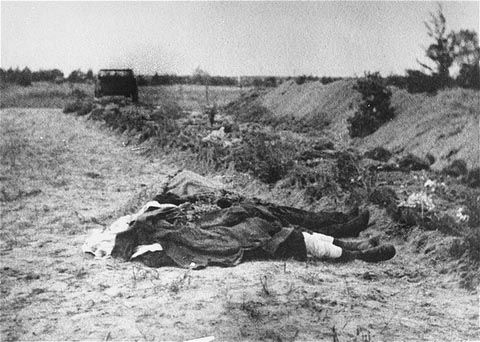 The bodies of two Jews executed by Latvian police on the beach near Liepaja
